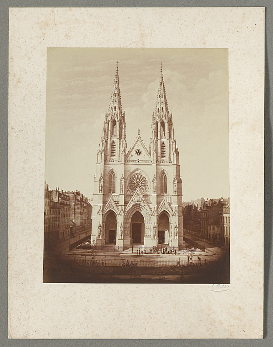 Église Sainte-Clotilde Slider Image 2